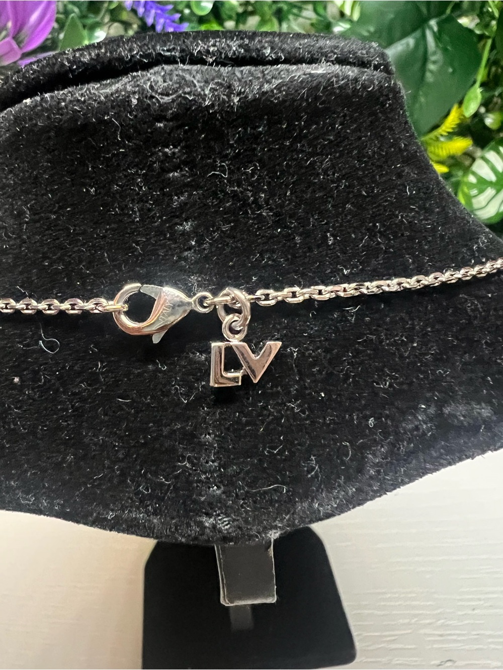 Louis Vuitton Valentine necklace - Picture 5 of 6